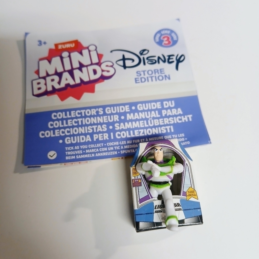 Zuru Mini Brands Disney Store Edition Series 3 Buzz Lightyear legendary